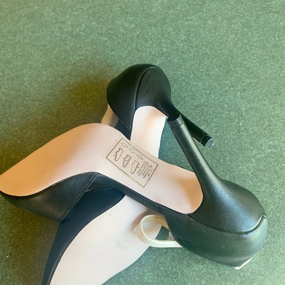 Brand new fashion pumps - Picture 3 of 3